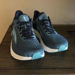 Altra M Torin 6 men’s size 10